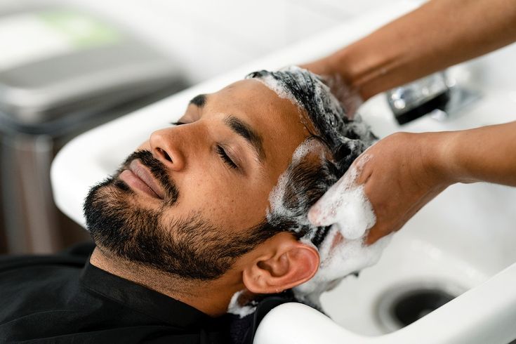 Hair Cut Men (With Shampoo)
